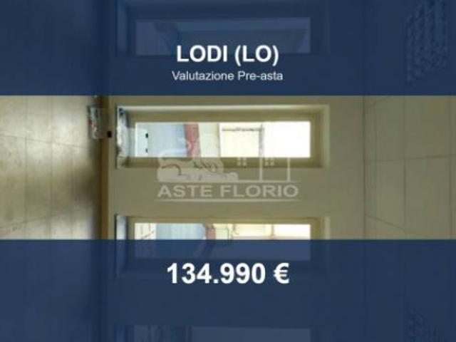 Locale Commerciale in vendita a Revellino, Lodi