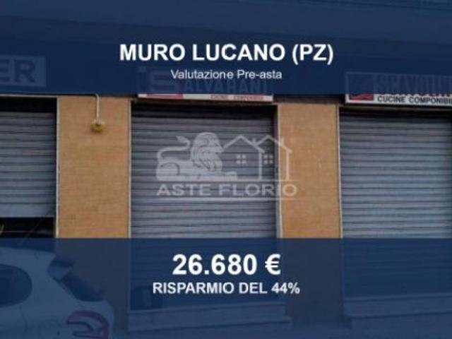 Locale Commerciale in vendita a Muro Lucano, Basilicata