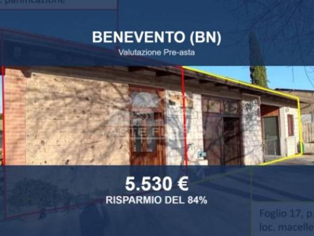 Capannone in vendita a Benevento, Campania