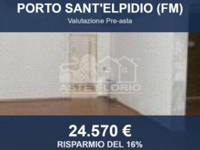 Locale Commerciale in vendita a Faleriense, Marche