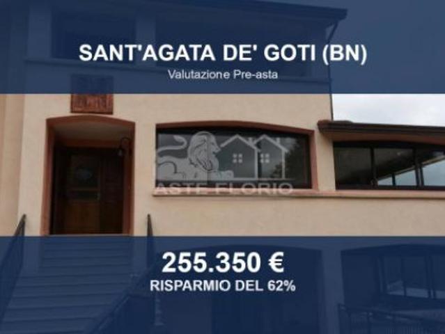 Locale Commerciale in vendita a Sant'agata De' Goti, Campania