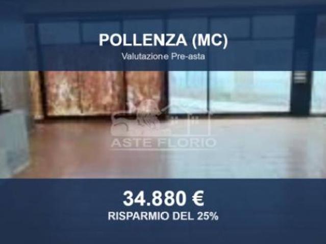 Locale Commerciale in vendita a Marche, Macerata