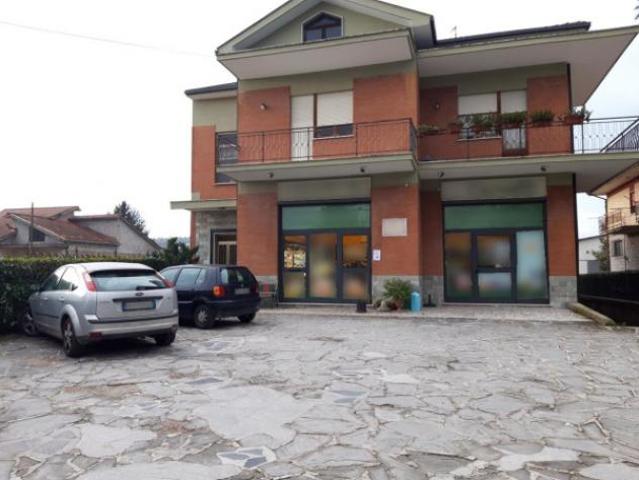 Locale Commerciale in vendita a Isola Del Liri E Superiore, Lazio