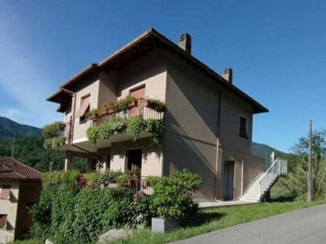 Villa Indipendente in vendita a Moconesi, Liguria