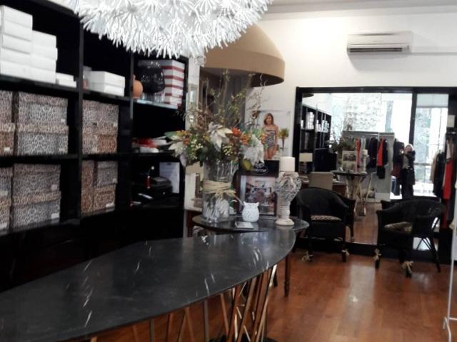 Locale Commerciale in vendita a Monterosso, Abano Terme Bagni
