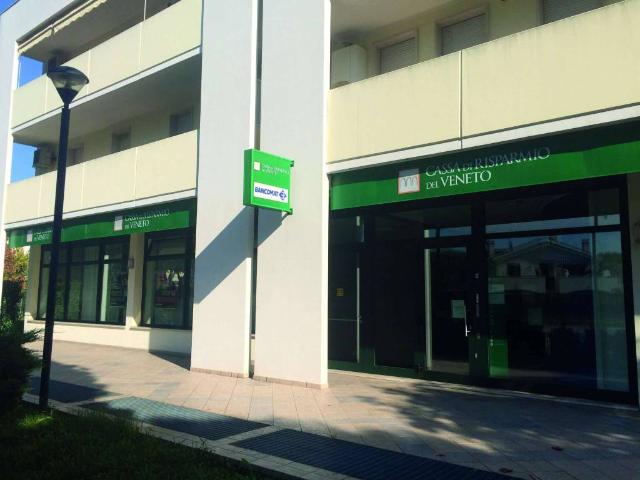 Locale Commerciale in vendita a Abano Terme Bagni, Veneto