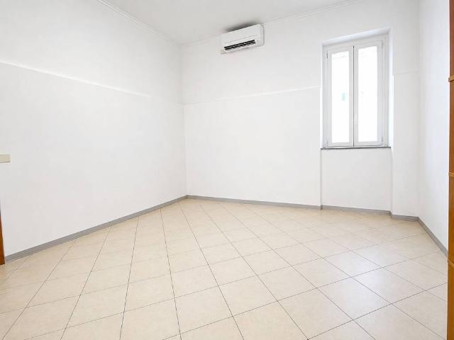 Locale Commerciale in vendita a Castelletto, Abbiategrasso