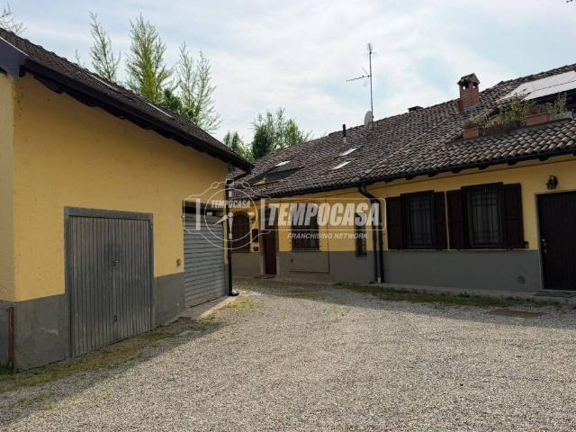 Locale Commerciale in vendita a Abbiategrasso, Lombardia