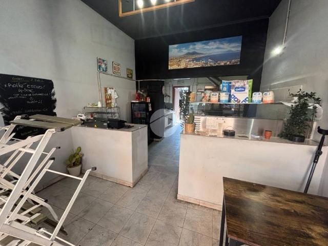 Locale Commerciale in vendita a Abbiategrasso, Lombardia