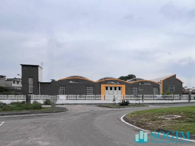 Locale Commerciale in vendita a Abbiategrasso, Lombardia