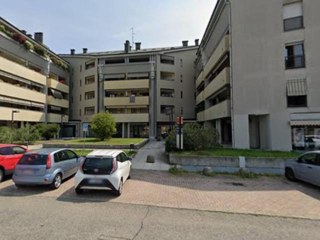 Locale Commerciale in vendita a Castelletto, Abbiategrasso