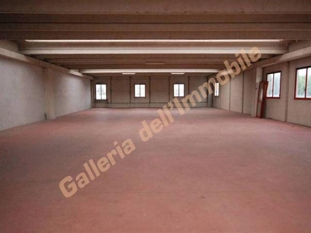 Locale Commerciale in vendita a Castelletto, Abbiategrasso