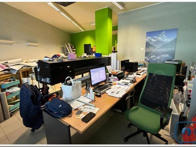 Locale Commerciale in vendita a Castelletto, Abbiategrasso