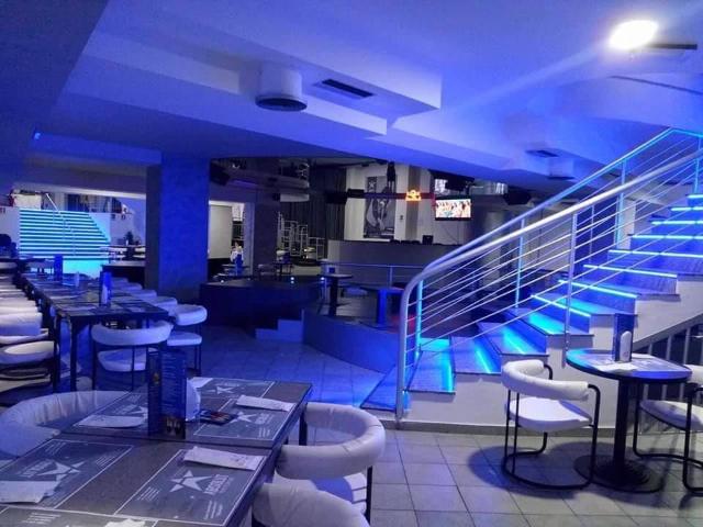 Locale Commerciale in vendita a Aci Catena, Sicilia