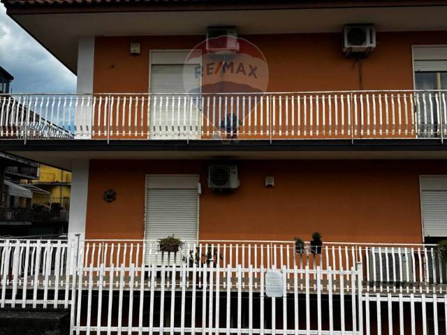 Locale Commerciale in vendita a Guardia, Acireale