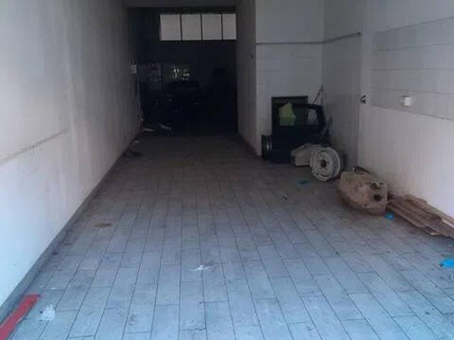 Locale Commerciale in vendita a Acireale, Sicilia