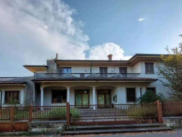 Locale Commerciale in vendita a Acquafredda, Lombardia