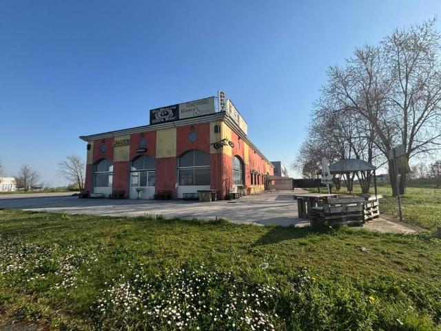 Locale Commerciale in vendita a Acquafredda, Lombardia