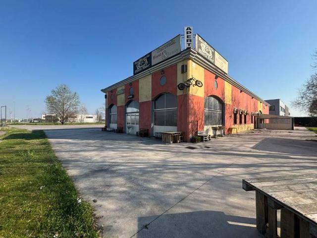 Locale Commerciale in vendita a Acquafredda, Lombardia