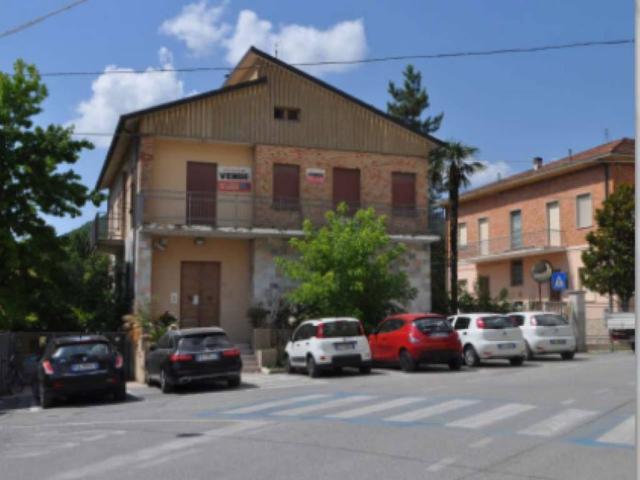 Locale Commerciale in vendita a Marche, Pesaro E Urbino