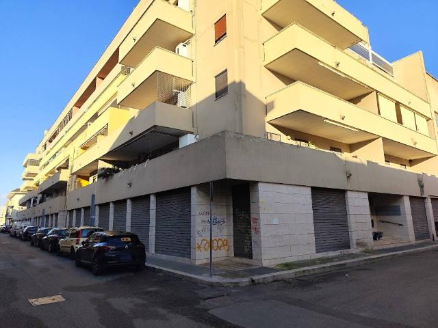Locale Commerciale in vendita a Puglia, Bari