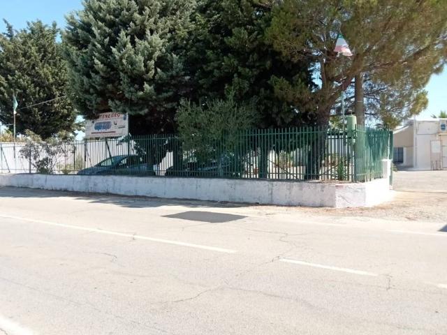 Locale Commerciale in vendita a Puglia, Bari