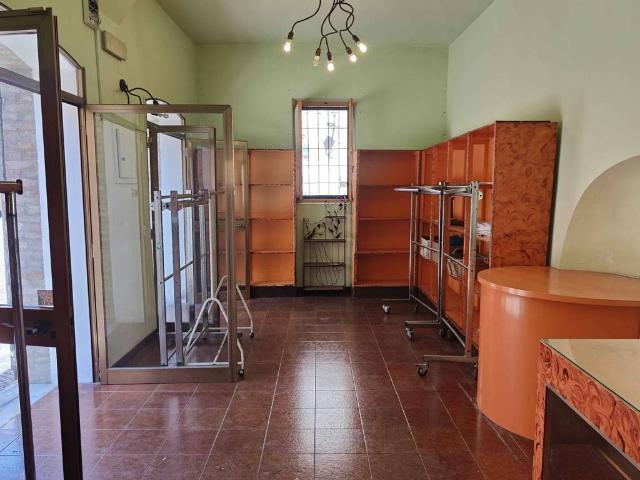 Locale Commerciale in vendita a Marche, Ascoli Piceno