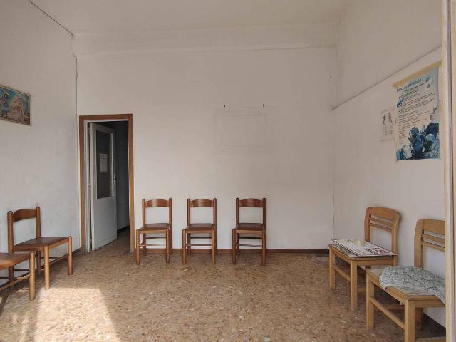 Locale Commerciale in vendita a Marche, Ascoli Piceno