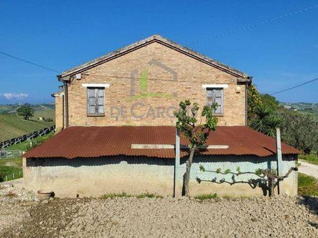 Locale Commerciale in vendita a Marche, Ascoli Piceno