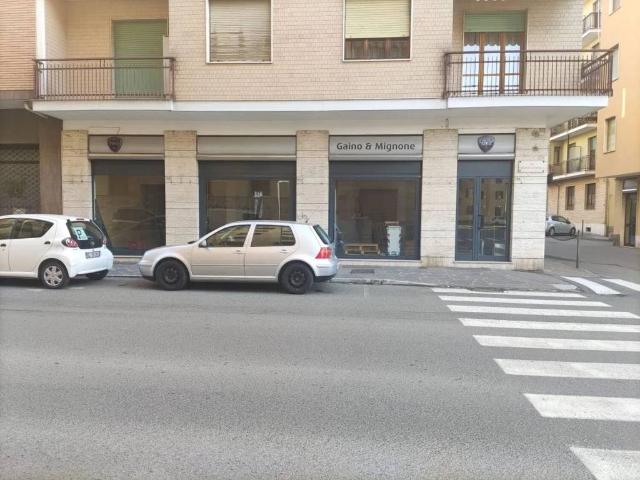 Locale Commerciale in vendita a Piemonte, Alessandria