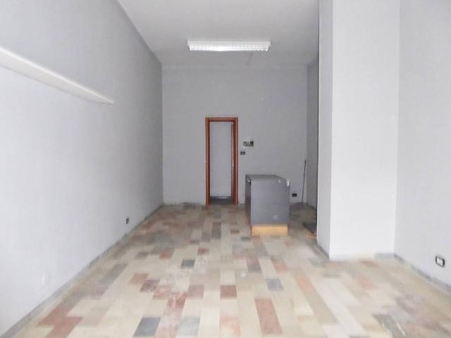 Locale Commerciale in vendita a Piemonte, Alessandria