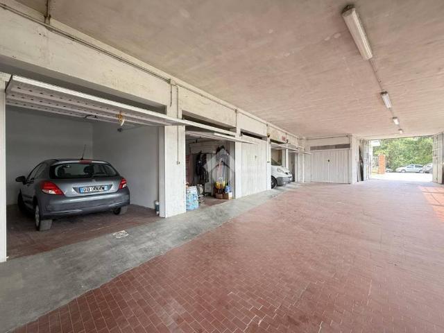 Locale Commerciale in vendita a Piemonte, Alessandria