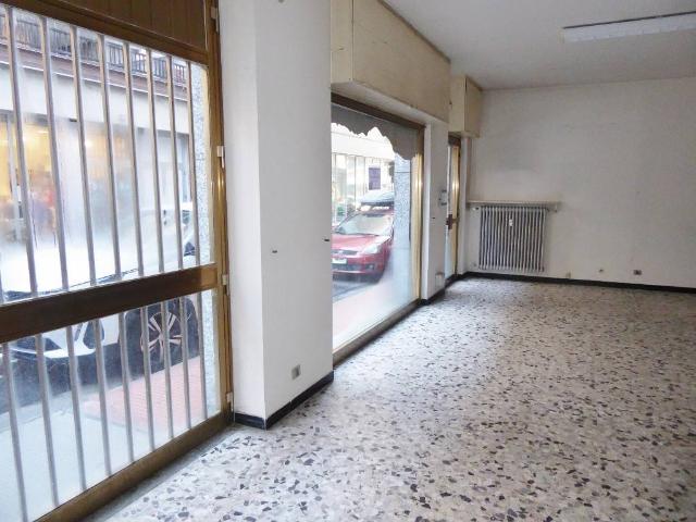 Locale Commerciale in vendita a Piemonte, Alessandria
