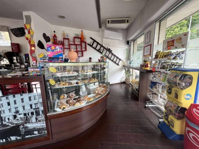 Locale Commerciale in vendita a Borgo Dolomiti, Adria