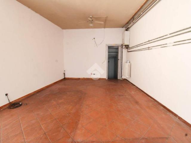Locale Commerciale in vendita a Adro, Lombardia