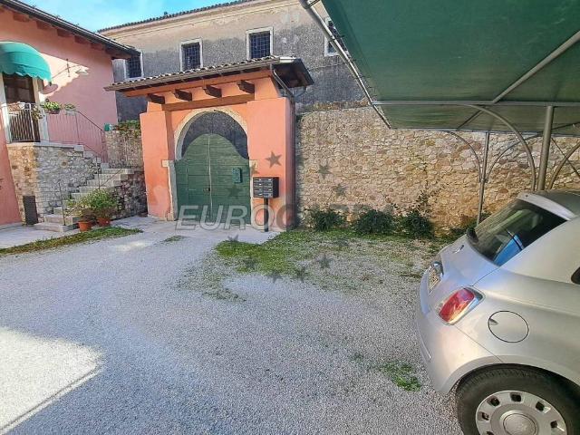 Locale Commerciale in vendita a Affi, Veneto