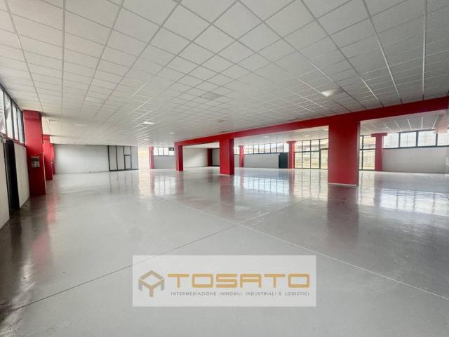 Locale Commerciale in vendita a Affi, Veneto