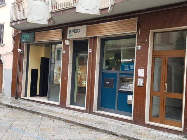 Locale Commerciale in vendita a Agnone, Molise