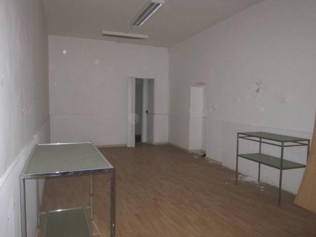 Locale Commerciale in vendita a Agnone, Molise