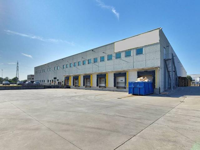 Locale Commerciale in vendita a Agrate Brianza, Lombardia