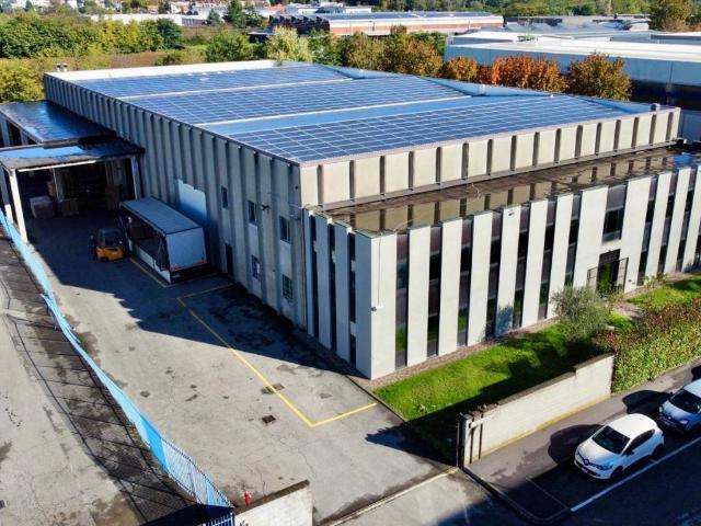 Locale Commerciale in vendita a Agrate Brianza, Lombardia