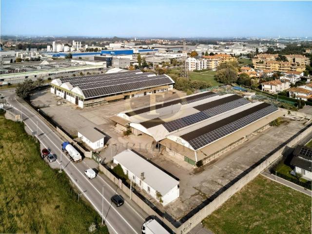 Locale Commerciale in vendita a Agrate Brianza, Lombardia