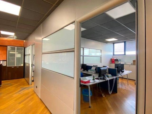 Locale Commerciale in vendita a Agrate Brianza, Lombardia