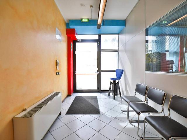 Locale Commerciale in vendita a Agrate Brianza, Lombardia