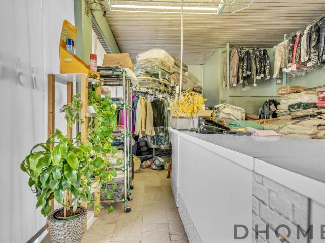 Locale Commerciale in vendita a Agrate Brianza, Lombardia