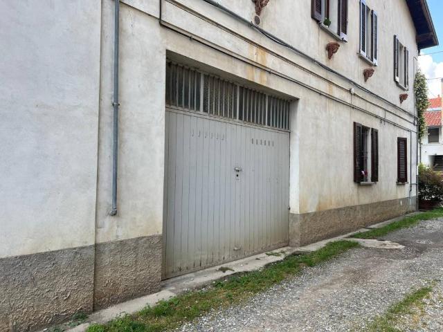 Locale Commerciale in vendita a Agrate Brianza, Lombardia
