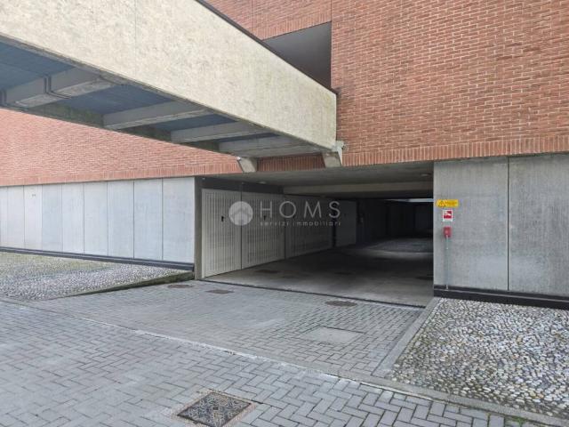 Locale Commerciale in vendita a Agrate Brianza, Lombardia