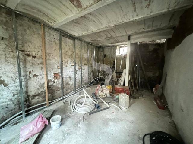 Locale Commerciale in vendita a Agrate Brianza, Lombardia