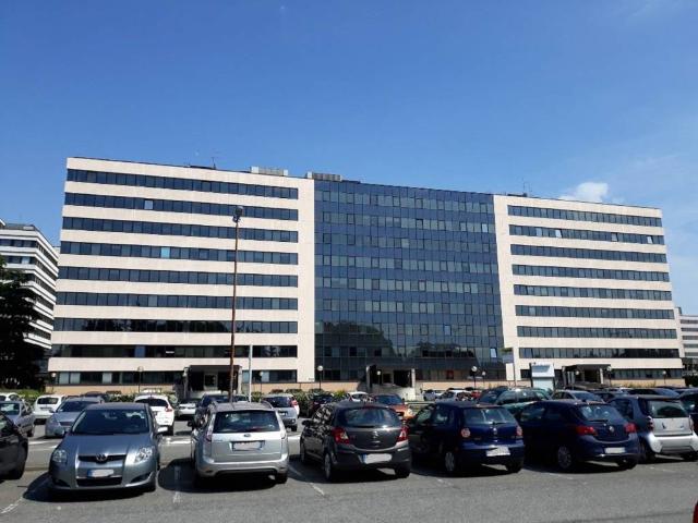 Locale Commerciale in vendita a Agrate Brianza, Lombardia