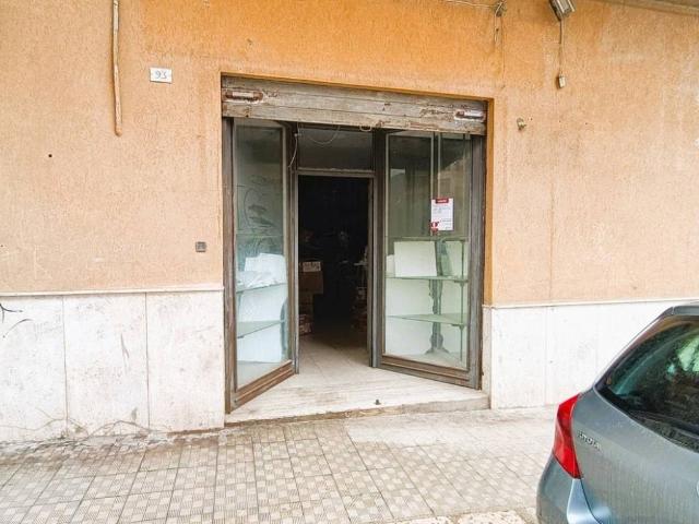 Locale Commerciale in vendita a Sottogas, Agrigento